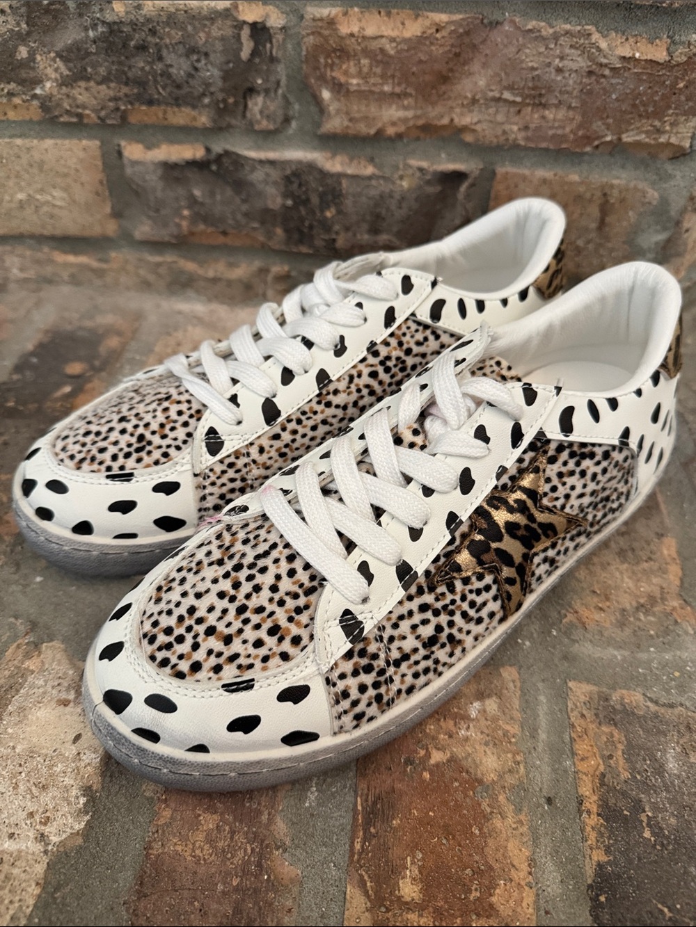 Liliana White Animal-Print Lace-Up Sneakers Size 11